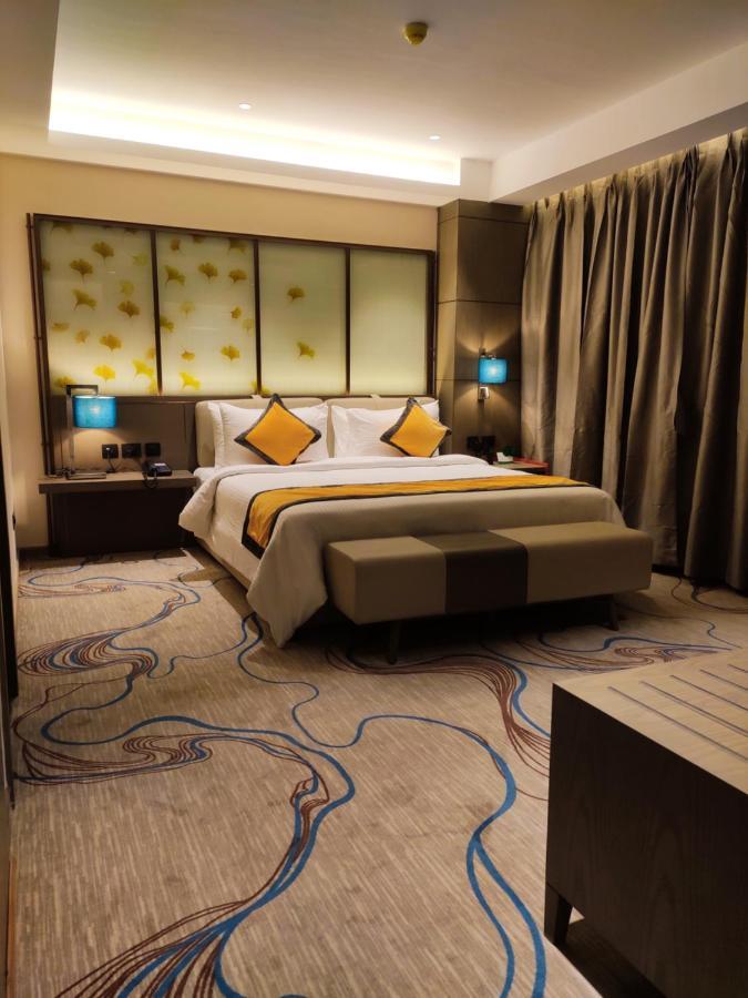 Sunhill Portico Hotel สิริกุรี ภายนอก รูปภาพ